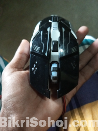 T9 RGB lighting gaming mouse